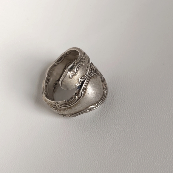 Alvin Sterling French Scroll Silver Ring - Picture 4 of 6